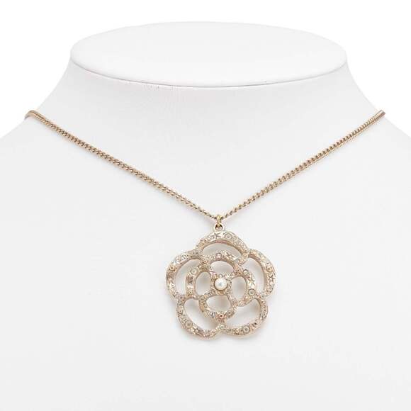 CHANEL Gold Pearl Necklace